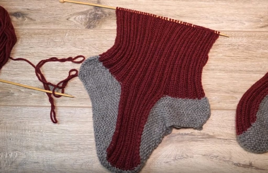 Терлици тип чорапи - двуцветни, на две игли
