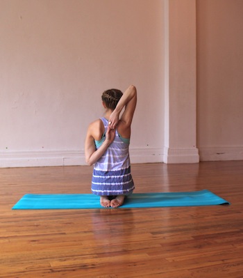 Лечебната йога премахва болката във врата и гърба