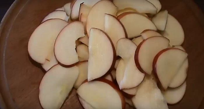 Пликове с извара и ябълки - ароматно и вкусно печиво