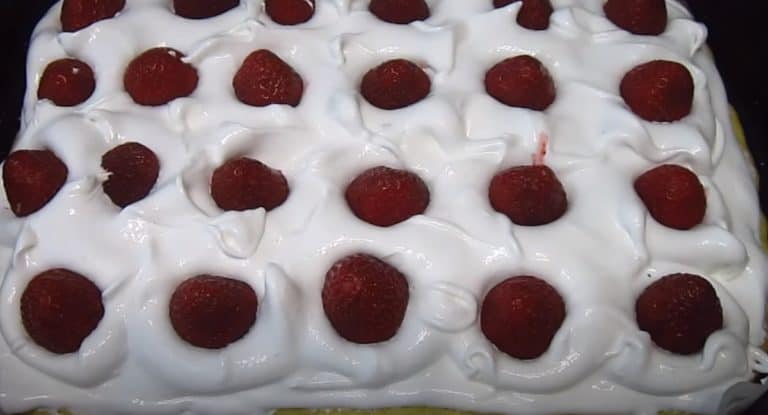 Идея за ягодов сладкиш: Отлично допълнение за семейната трапеза