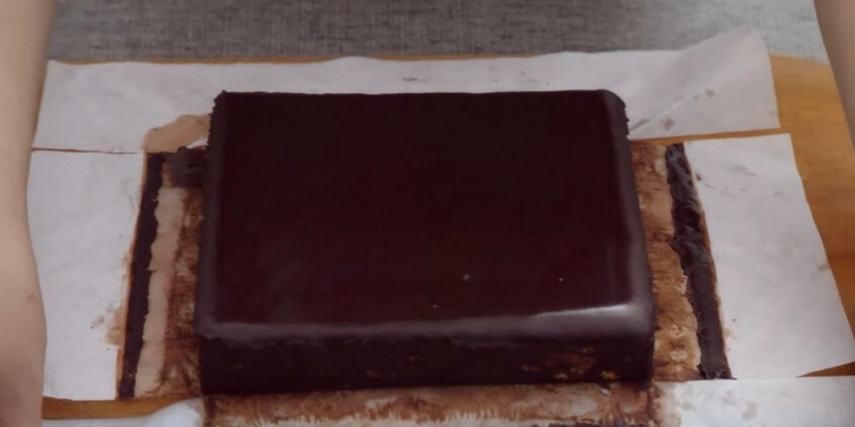 Шоколадова торта с бисквити - нежна и вкусна