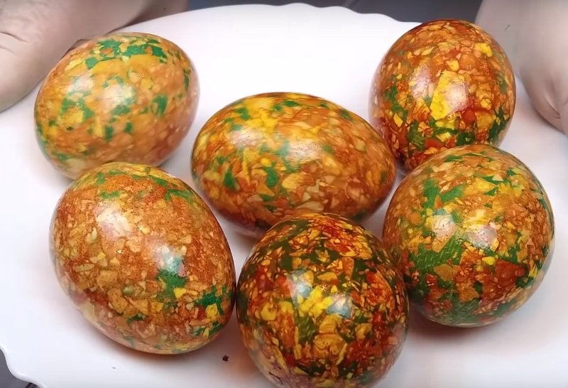 Шарени великденски яйца - 2 лесни начина за боядисване