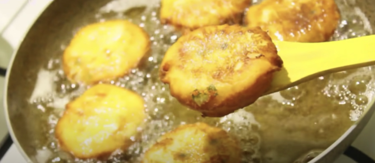 Турски палачинки от картофи, топено сирене и чесън