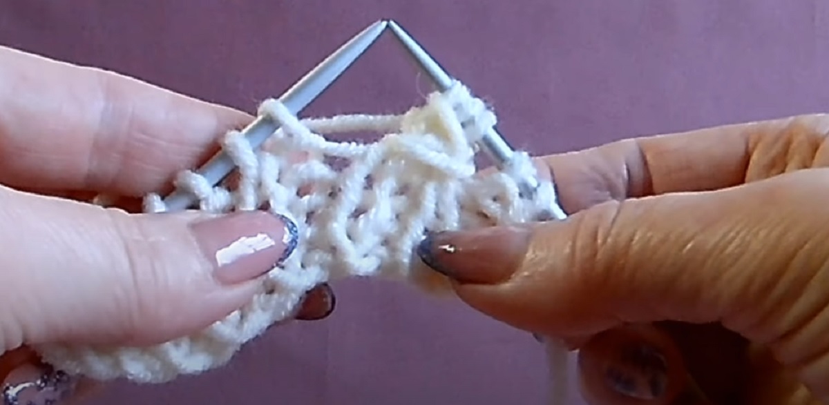 Релефен модел плетка за пуловери, жилетки и шалове