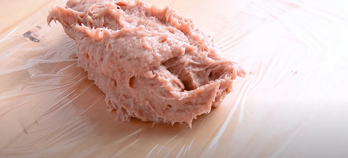 Домашен салам от свинско и телешко месо с минимални подправки