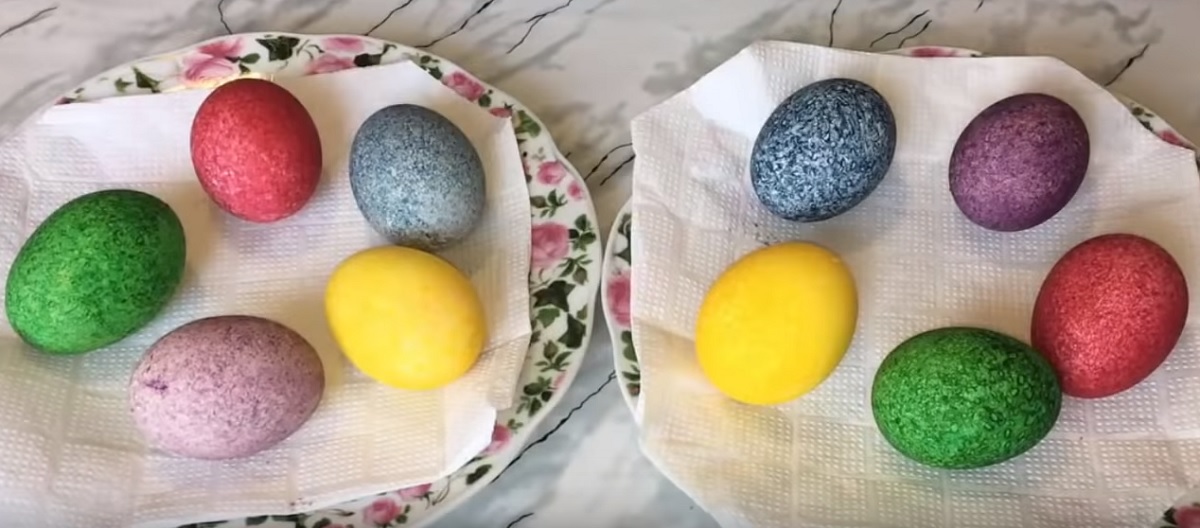 Интересни великденски яйца, боядисани с ориз!