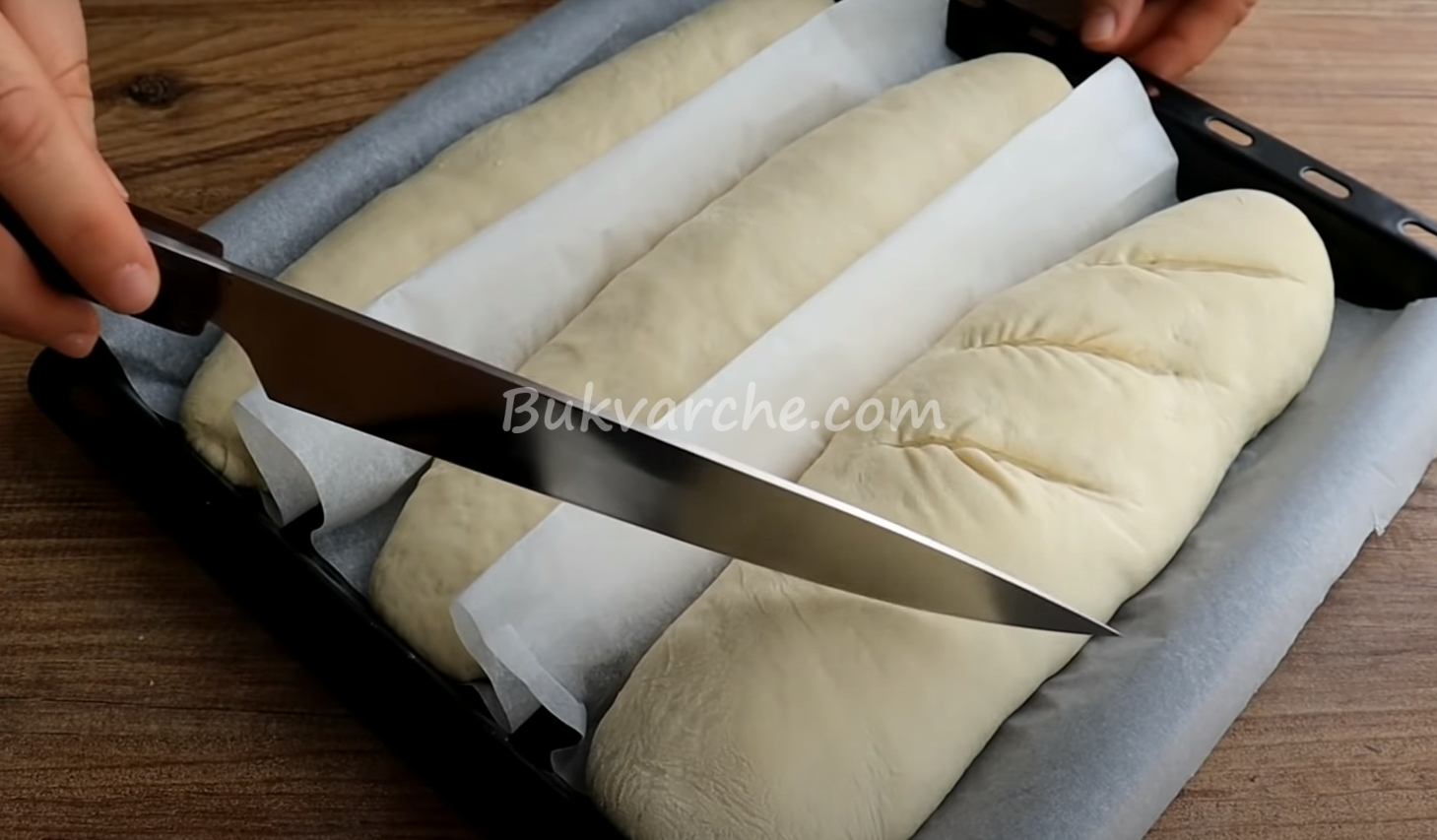 Домашен хляб приготвен само с 4 съставки 