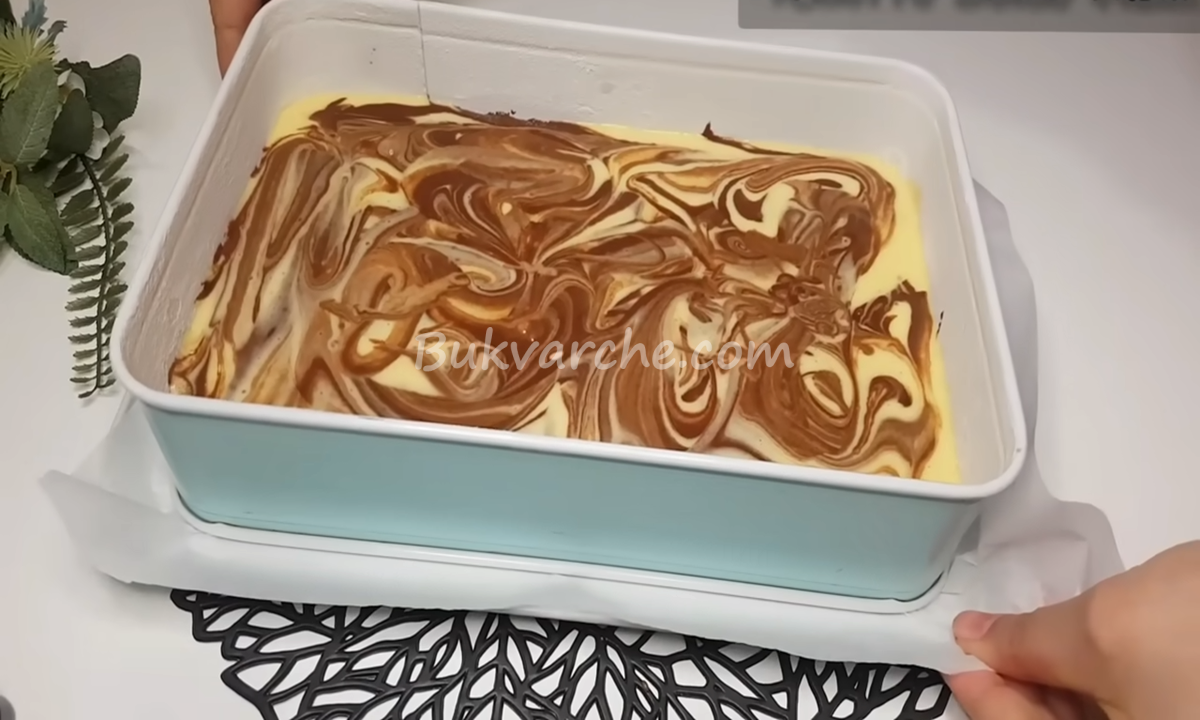 Мраморен кекс с парченца шоколад