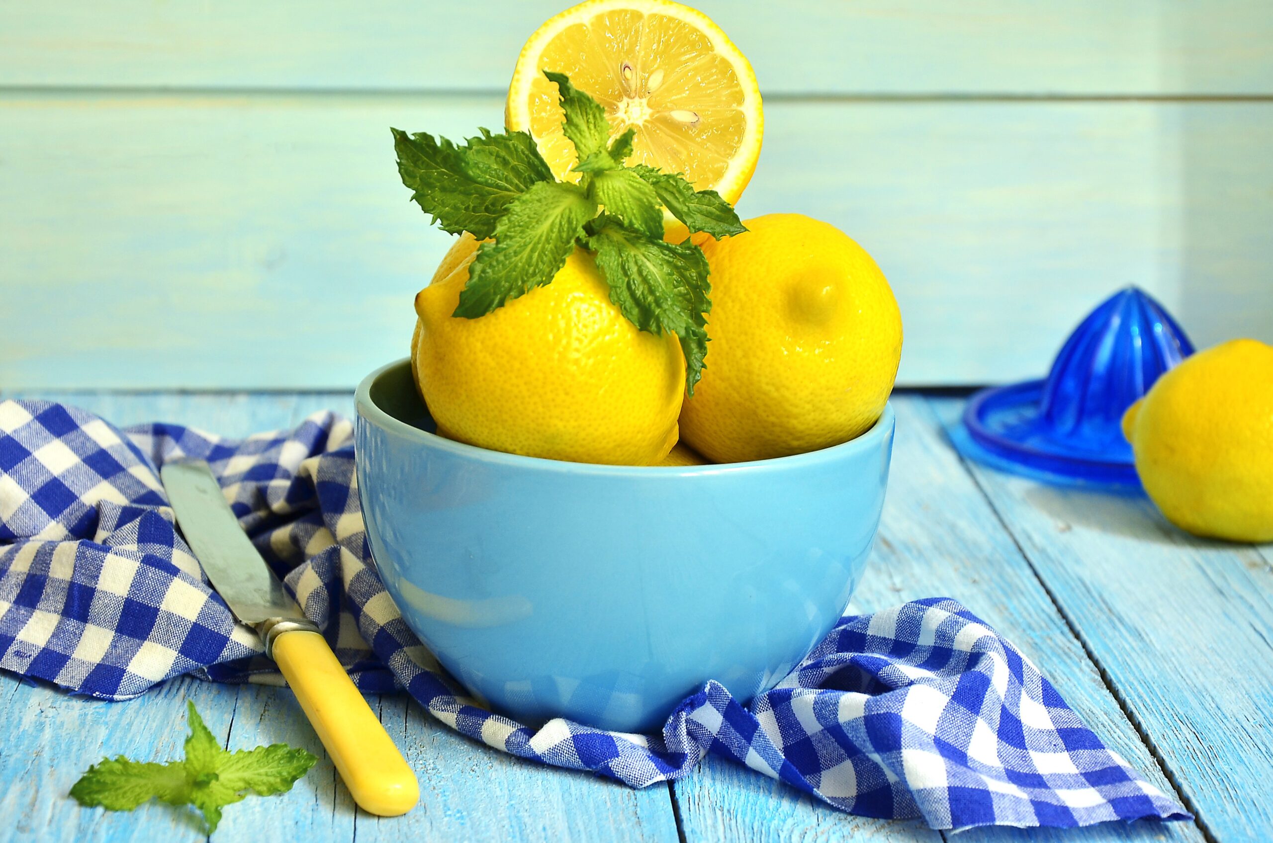 Свежи лимони за дълъг период от време само с този просто трик!