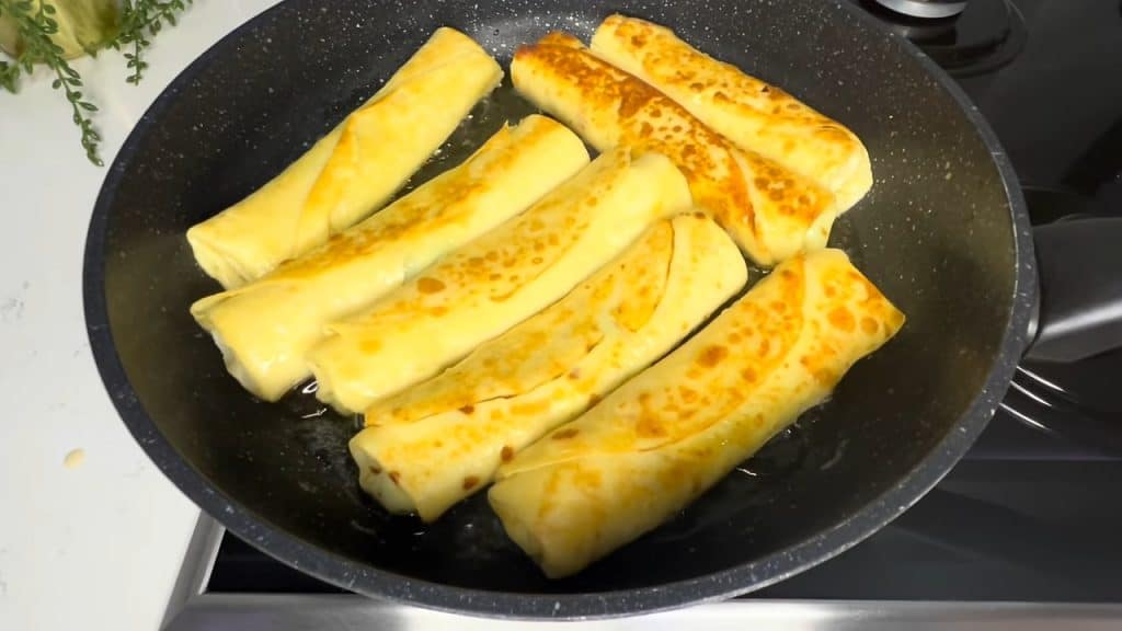 Креп палачинки със сирене и зелени подправки